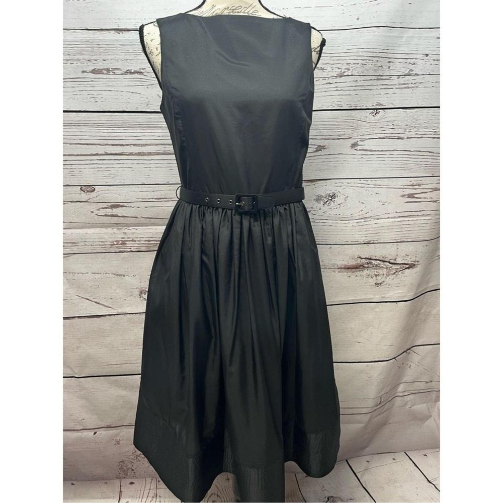 Isaac Mizrahi size 6 stunning black dress with black belt - 2761